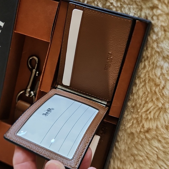 NWOT IOB Coach Men's Saddle Tan Wallet & Key Ring Boxed Set ๐๐ - Picture 10 of 16